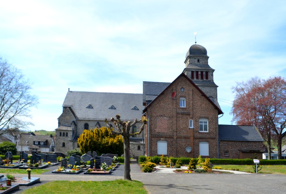 Steinefrenz, Katholische Pfarrkirche St. Matthias (1)