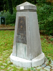 Stein-Gedenkzuil missiehuis 1921-1996 (2)