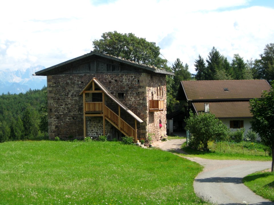 Steifler mit Wohnturm in Glaning 2