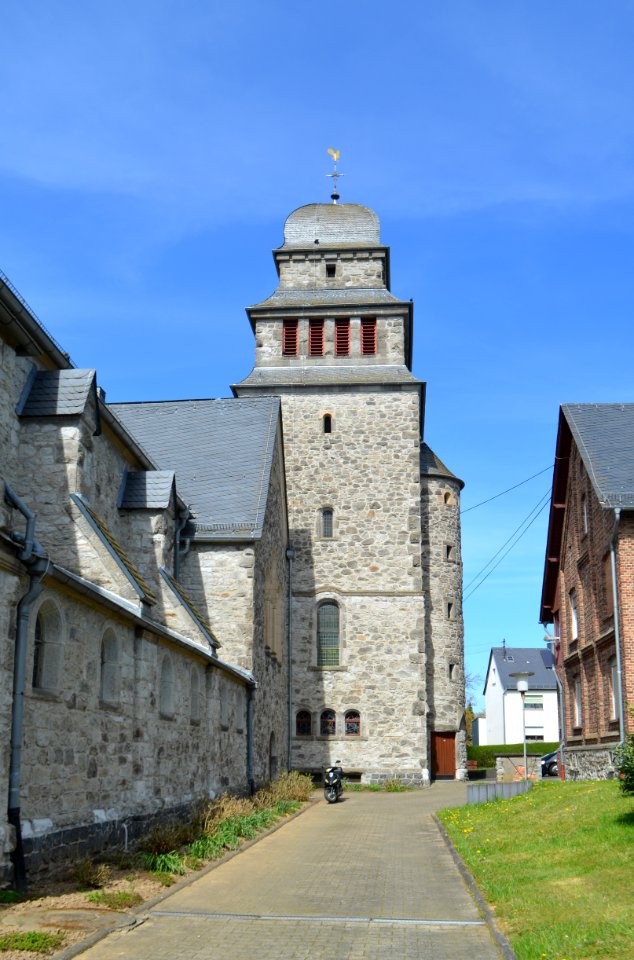 Steinefrenz, Katholische Pfarrkirche St. Matthias (2)