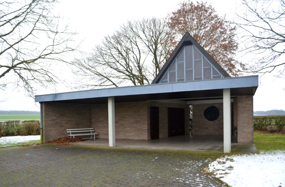 Steinbach (Burghaun), Friedhof, Halle