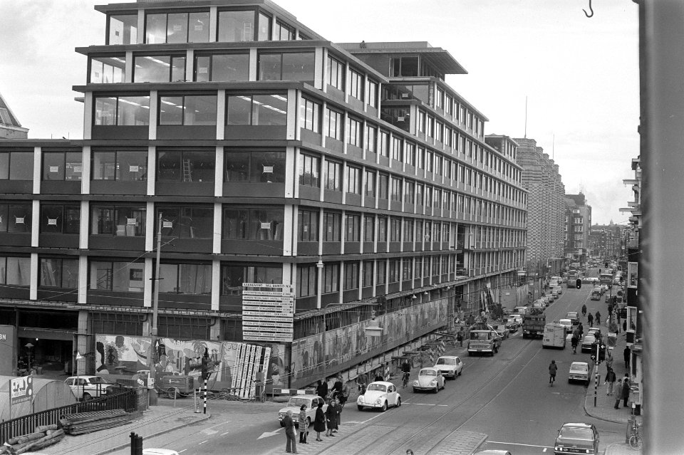 Steigers rond nieuw kantoor van Algemene Bank Nederland in de Vijzelstraat te Am, Bestanddeelnr 926-0222