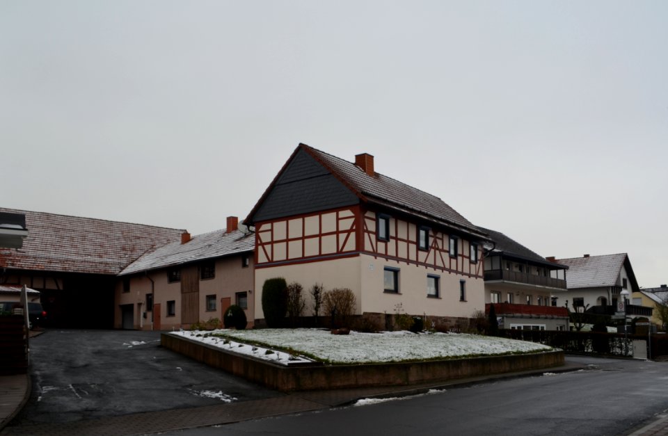 Steinbach (Burghaun), Königstraße 27