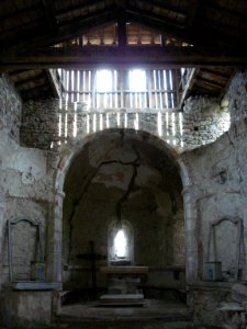 Ste-Foye-St-Sulpice, état délabré de la chapelle St.Sulpice
