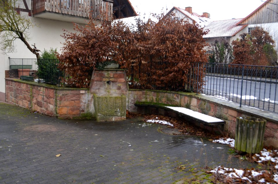 Steinbach (Burghaun), Brunnen Dorfstraße
