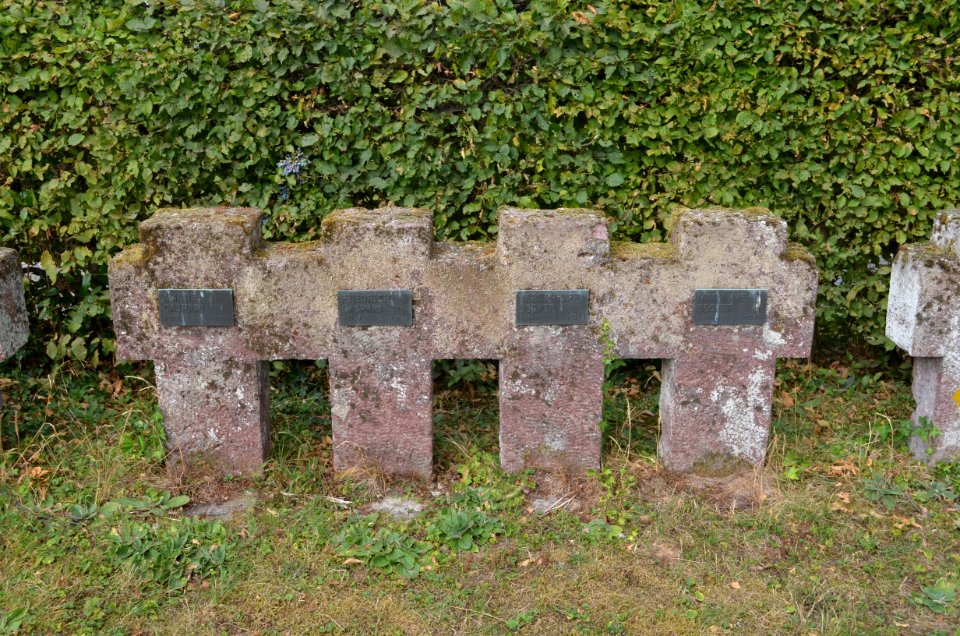 Steinbach, Friedhof, Gefallenengedenkstätte, Detail (1)