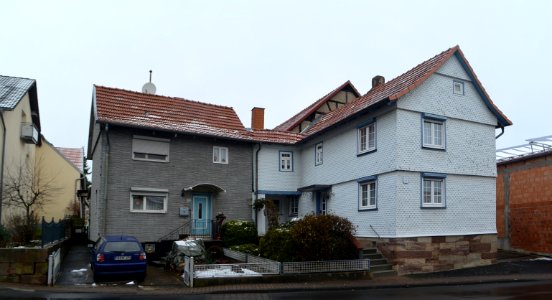 Steinbach (Burghaun), Königstraße 37-39