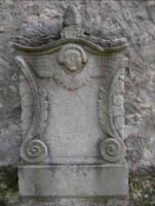 Stein an der Kirche von Zella (Anrode)