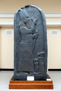 Stela of Esarhaddon, copy of original in the Vorderasiatisches Museum, Berlin, 680-669 BC, painted plaster cast - Harvard Semitic Museum - Cambridge, MA - DSC06338