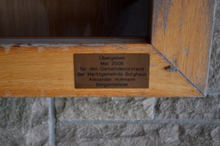 Steinbach (Burghaun), Friedhof, Halle, Gefallenendenkmal (1)