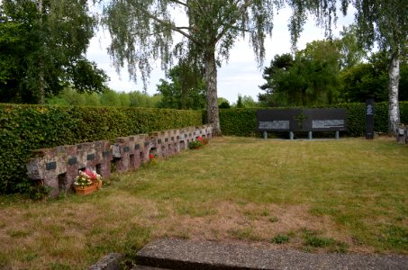 Steinbach, Friedhof, Gefallenengedenkstätte, Detail (3)