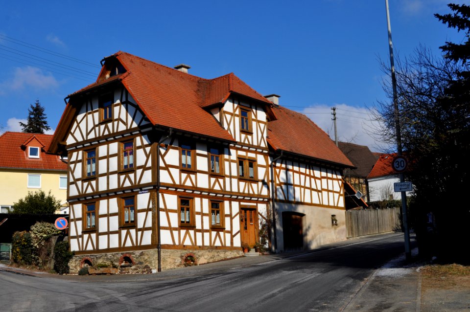 Steinfischbach, Escher Straße 4