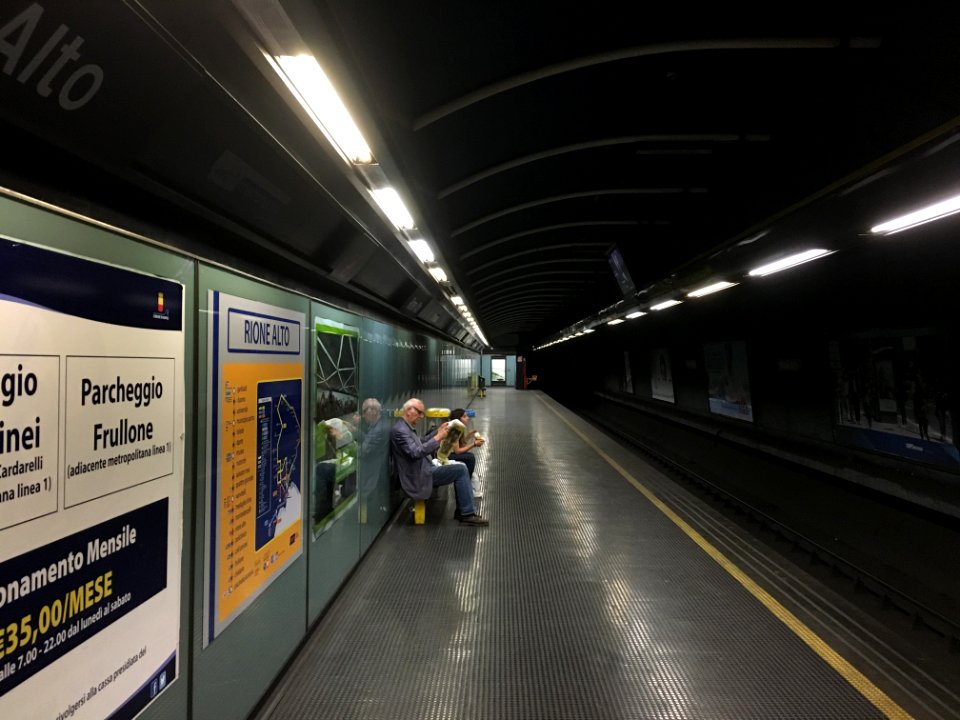 Stazione di Rione Alto - Metropolitana linea 1 (Naples)