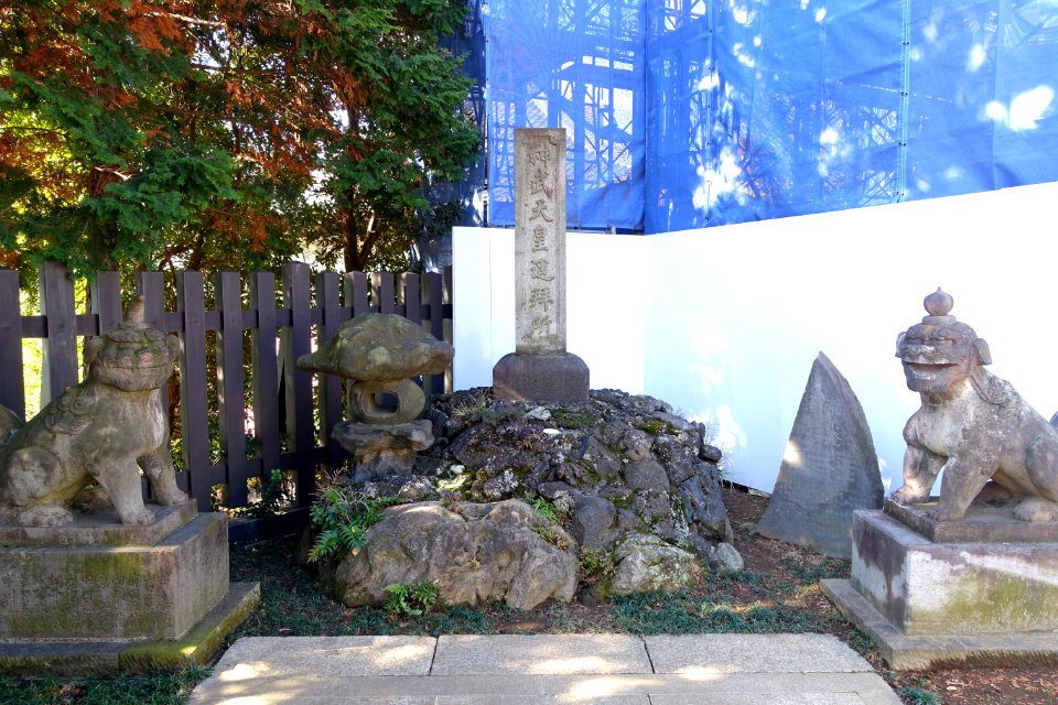 Stele at Ana-Hachimangū - Shinjuku, Tokyo, Japan - DSC07712