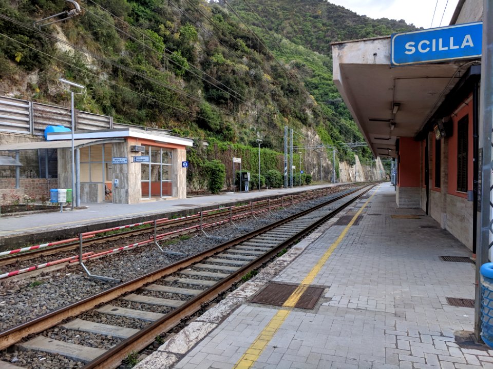 Stazione scilla binario1