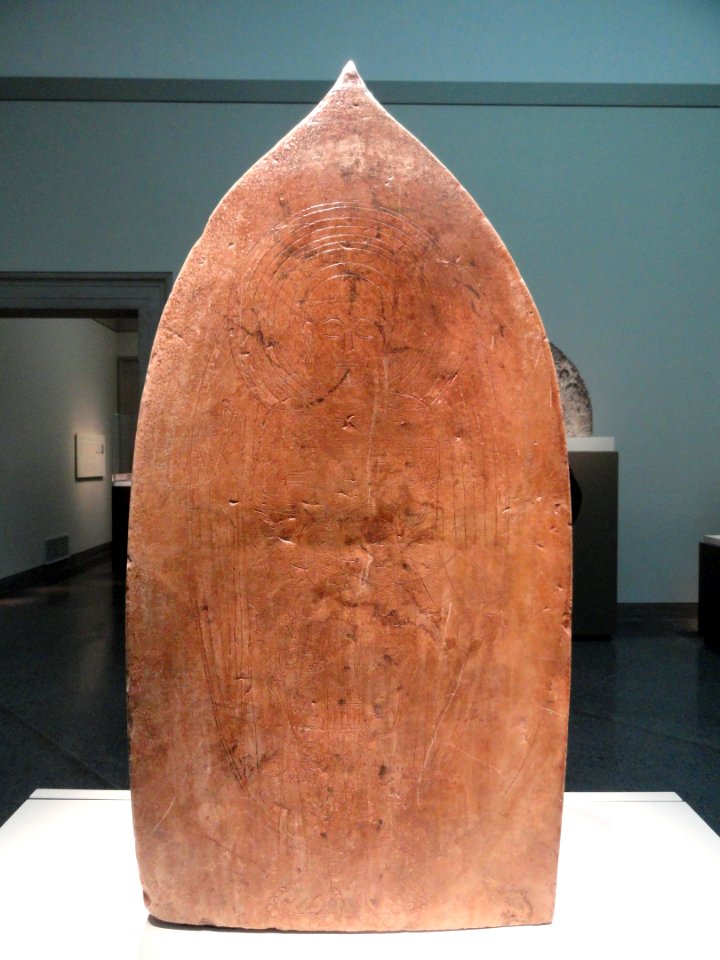 Stele with the Boddhisattva Maitreya (Mile), reverse with the Buddha Vairochana (Pilushena), view 2, probably Shaanxi province, Northern Zhou dynasty, 557-581 AD, marble - Freer Gallery of Art - DSC05676