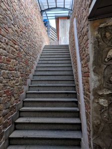 Stazione scilla sottopassaggio scale