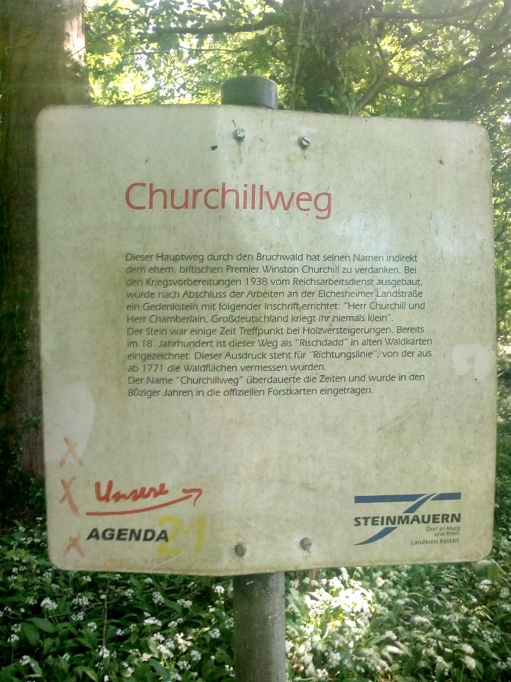 Steinmauern, Churchillweg