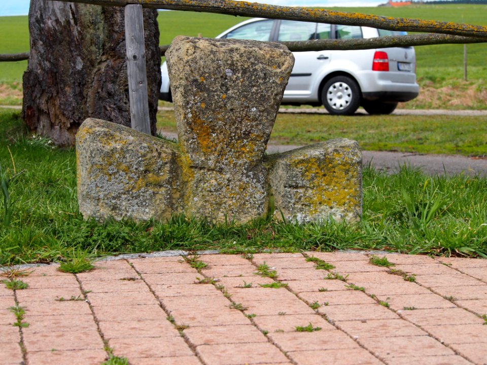 Steinkreuz Doesingen