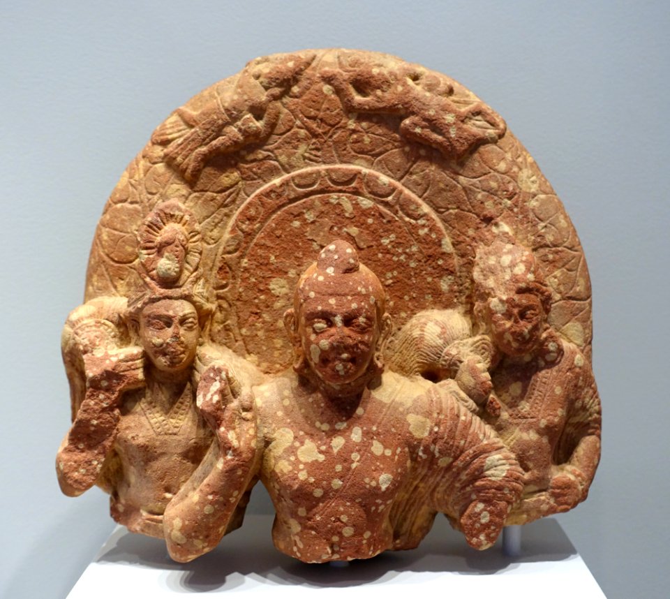 Stele with Buddha and Two Attendants, India, Mathura, Uttar Pradesh, Kushan period, early 2nd century AD, red Sikri sandstone - Arthur M. Sackler Museum, Harvard University - DSC00829