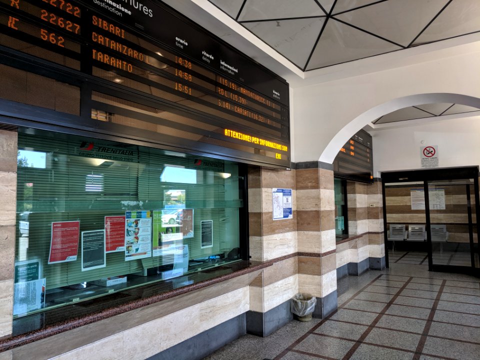 Stazione crotone biglietteria