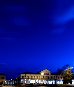 Tübingen Hauptbahnhof zur blauen Stunde 2019 003
