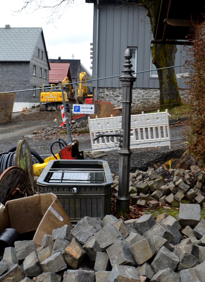Stein-Neukirch, Stein, Neukircher Straße, bei Nr. 26, Brunnen während der Baustelle