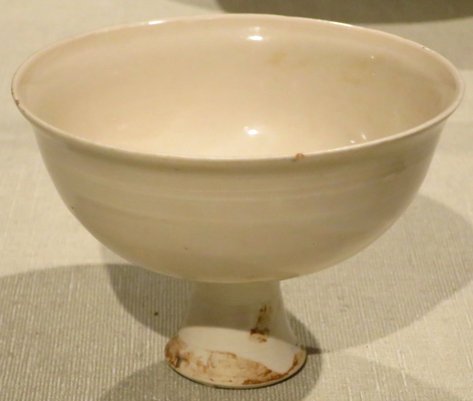 Stem cup, Southern Song dynasty, glazed porcelain, Honolulu Museum of Art, 1424.1
