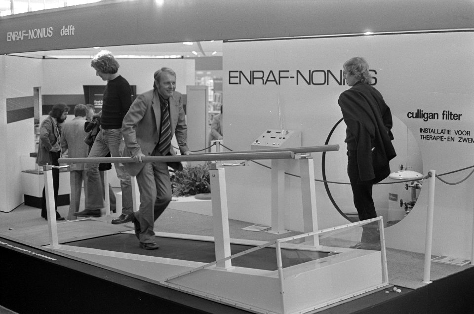 Tentoonstelling Het instrument in de RAI, trottoir-roul, Bestanddeelnr 926-7066