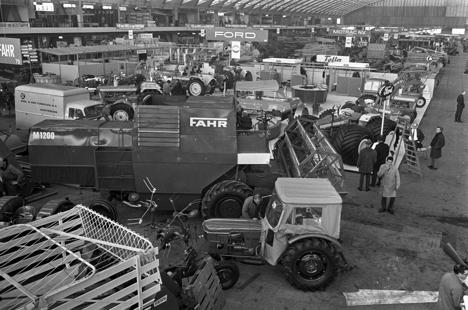 Tentoonstelling Het landbouwwerktuig , overzicht tentoonstelling in de RAI, Bestanddeelnr 920-9831