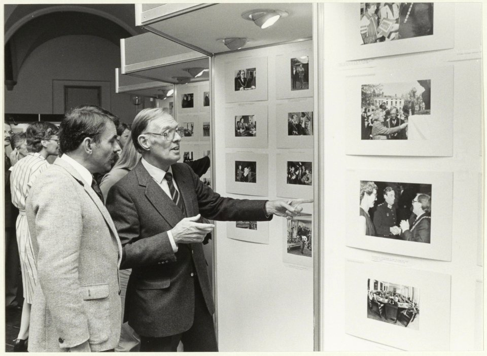 Tentoonstelling in het stadhuis bij het afscheid van burgemeester Reehorst. NL-HlmNHA 54025883