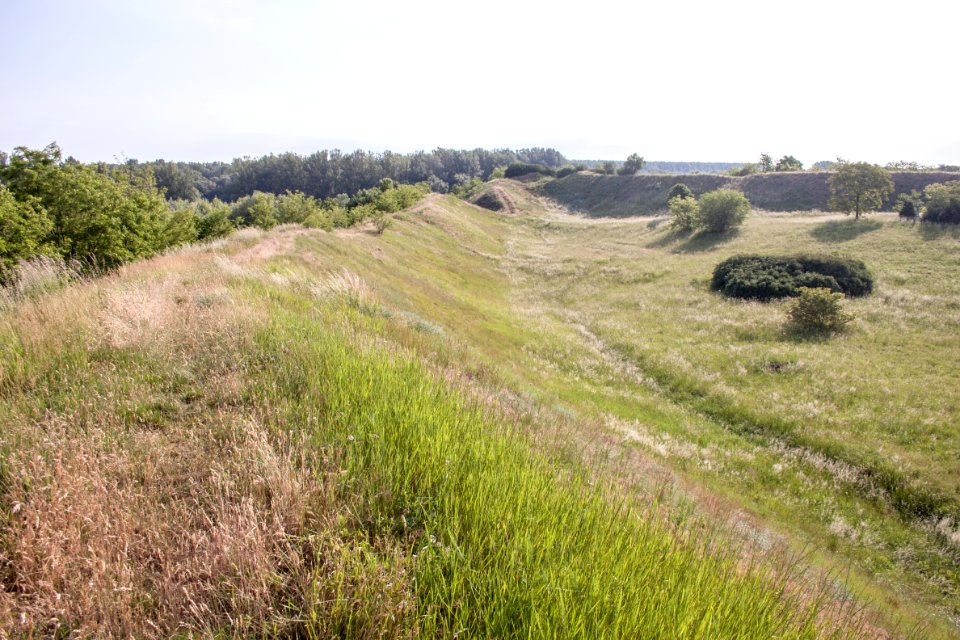 Szabolcs earthwork, interior-2