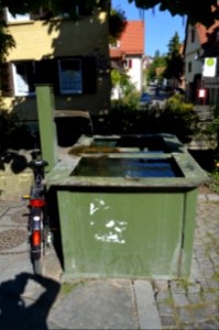 Tübingen, Seelhausgasse, Laufbrunnen am Ammerkanal (1)