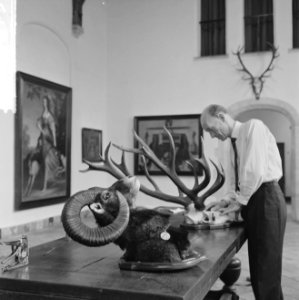 Tentoonstelling in het Stedelijk Museum te Delft Het Prinsenhof van de jacht, , Bestanddeelnr 916-3273