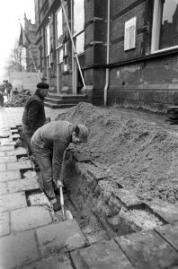 Tentoonstelling in Stedelijk Museum, Op losse schroeven, Bestanddeelnr 922-2002