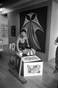 Tentoonstelling van door personeel Amsterdams Historisch Museum gemaakte kunst , Bestanddeelnr 928-3848