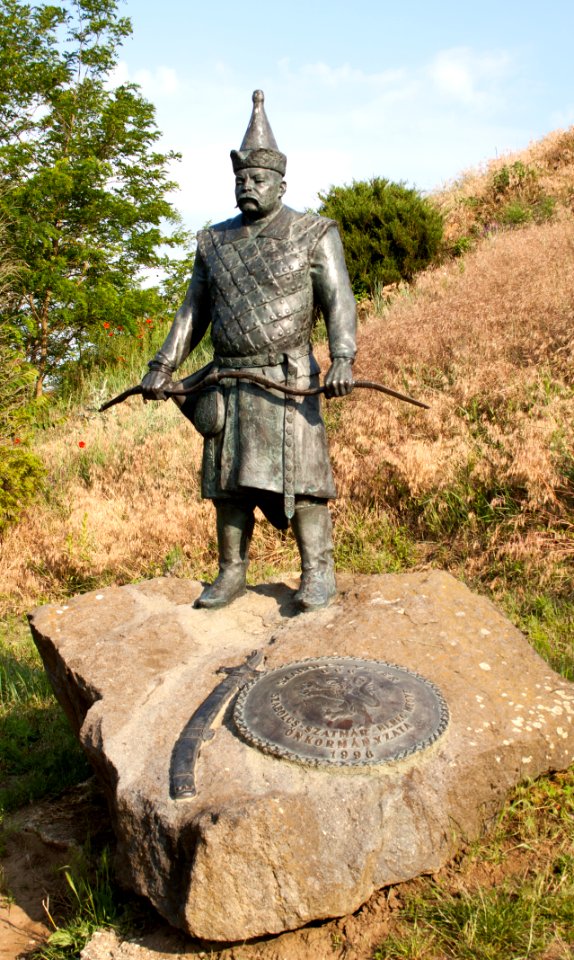 Szabolcs earthwork, sculpture of chieftain Szabolcs