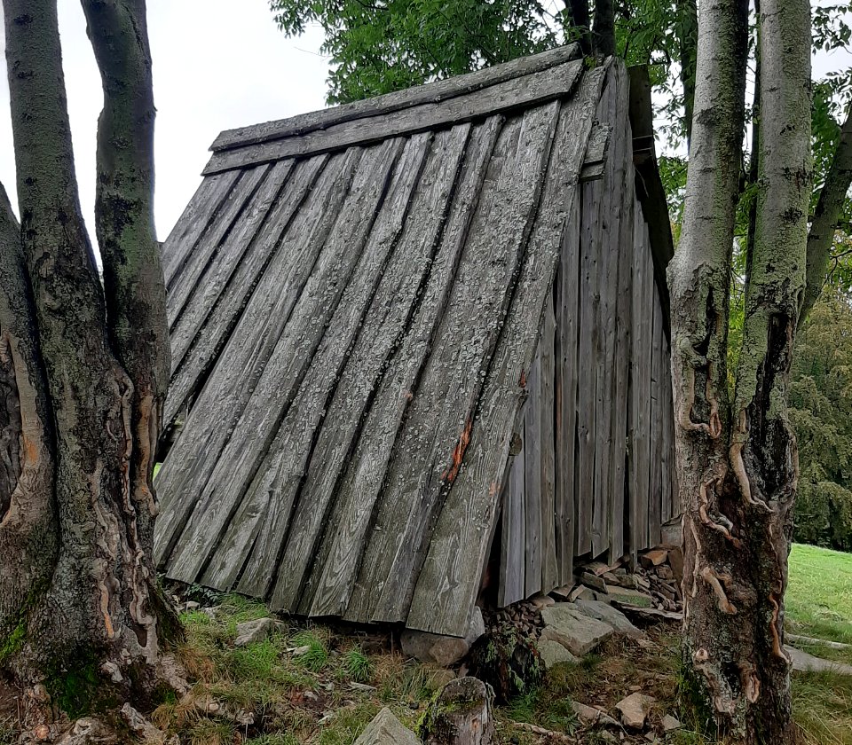 Szałas pasterski w Beskidach