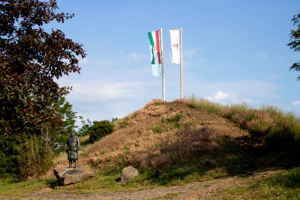 Szabolcs earthwork, main entrance
