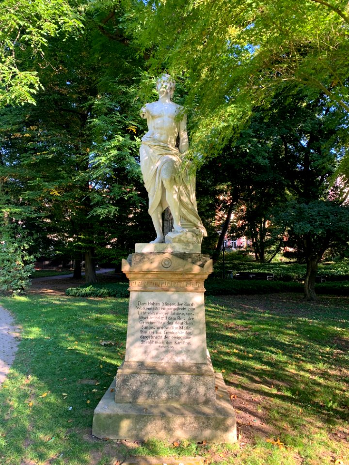 Tübingen, Hölderlindenkmal