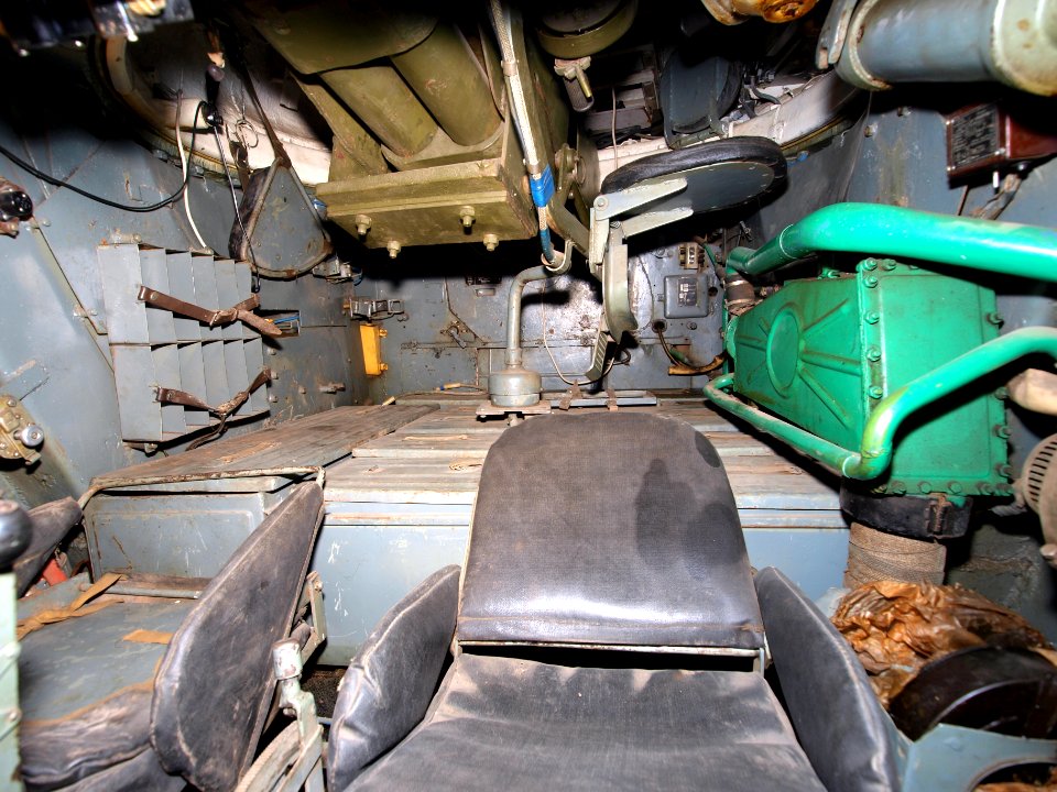 T-34slash85 inside pic1