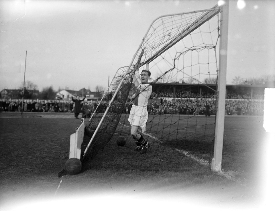 T Gooi tegen Ajax 1-0, Jan Los juicht te vroeg, Bestanddeelnr 903-7807