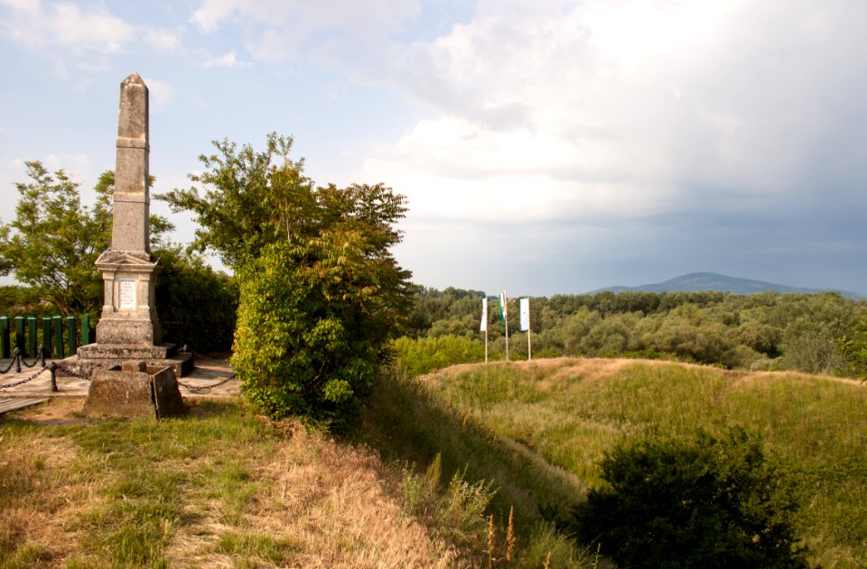 Szabolcs earthwork, millenium monument