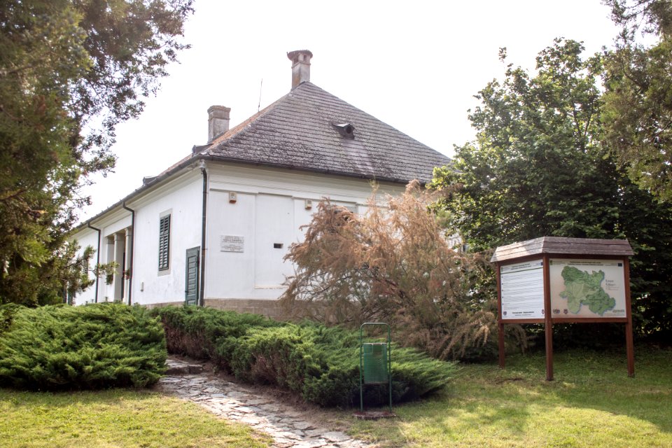 Szabolcs, Mudrány mansion