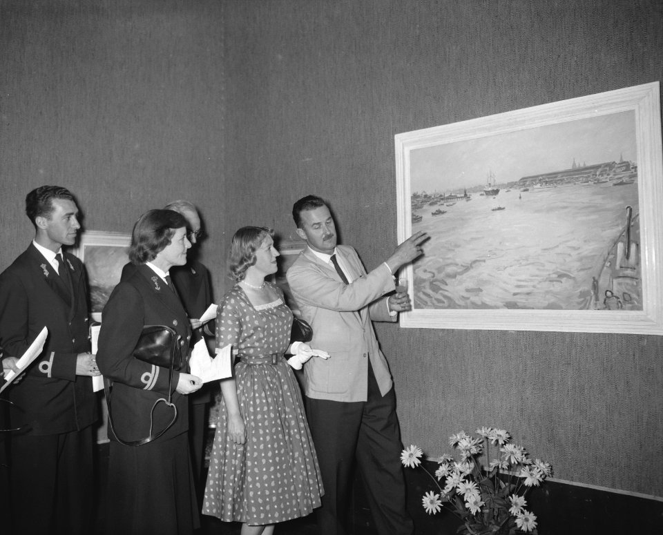 Tentoonstelling van zeeschilders geopend door Kapitein ter zee A H W von Frey, Bestanddeelnr 909-8204