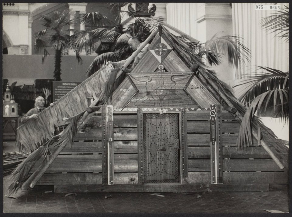 Tentoonstelling Suriname in het Instituut voor de Tropen. Een boslandcreool-hu, Bestanddeelnr 075-0668