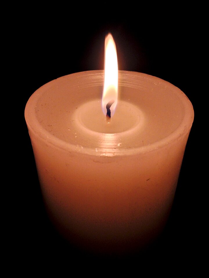 Light wax candlelight
