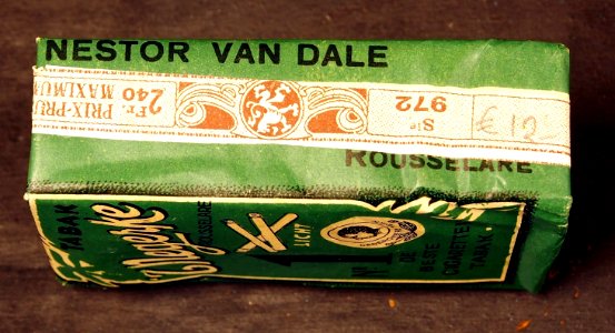 T Negerke No1 cigarettes, Nestor van Dale