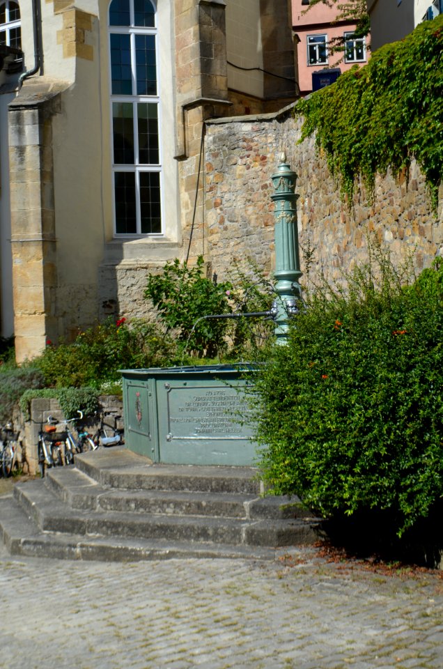 Tübingen, Klosterberg 2, Brunnen (1)
