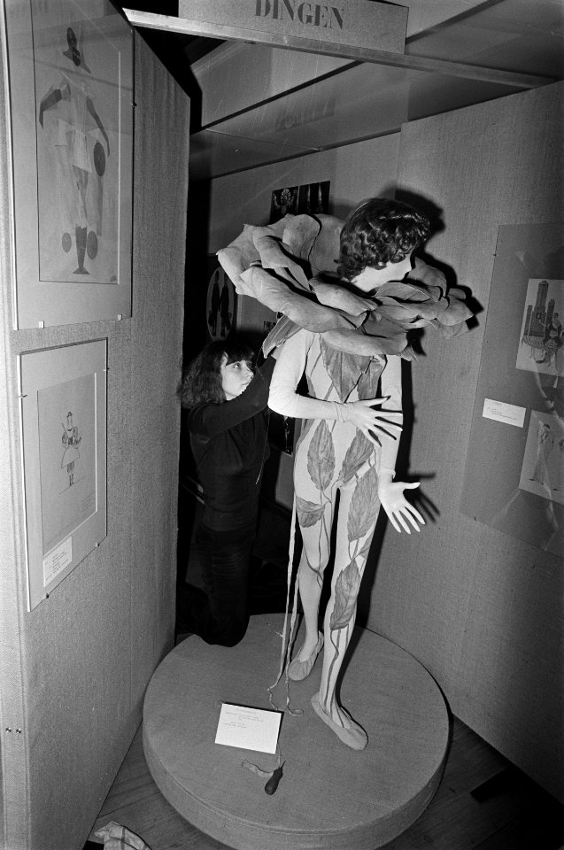 Tentoonstelling theaterkostuums Goed in het pak in Zeister Slot Dingen, Bestanddeelnr 928-3616